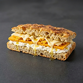 3 PEYNİRLİ (RİCOTTA, CHEDDAR, KAŞAR) FOCACCIA SANDVİÇ