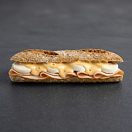 HİNDİ FÜME & MOZARELLA & CHEESE SOSLU BAGET SANDVİÇ