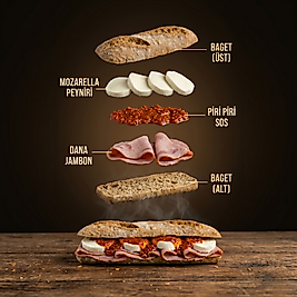 DANA JAMBON & MOZARELLA & PİRİ PİRİ SOSLU BAGET SANDVİÇ