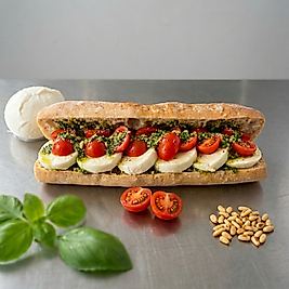 SUDA MOZARELLA & K. DOMATES & PESTO SOSLU CİABATA SANDVİÇ