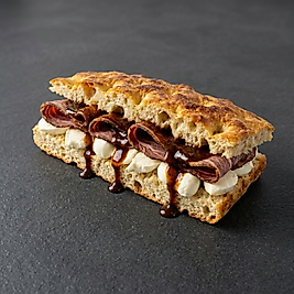 FÜME KABURGALI & MOZARELLA & BBQ SOSLU FOCACCIA SANDVİÇ