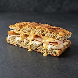 HİNDİ FÜME & MOZARELLA & CHEESE SOSLU FOCACCIA SANDVİÇ