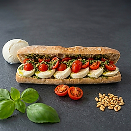 SUDA MOZARELLA & K. DOMATES & PESTO SOSLU CİABATA SANDVİÇ