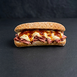 DANA JAMBON & MOZARELLA & PİRİ PİRİ SOSLU CIABATTA SANDVİÇ